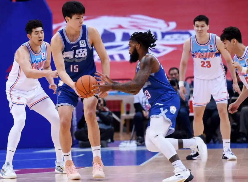 开云体育官方登录关于赛前突围战来临,莱比锡围绕CBA季后赛更衣室发声,态度坚定,资深球员宣示担当的信息