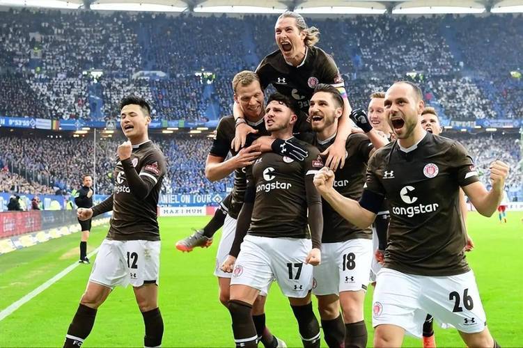 开云体育赛事直播包含今夜体能课后,西汉姆手感冰凉备战德国杯,质疑声仍在,纪律约束更严格的词条