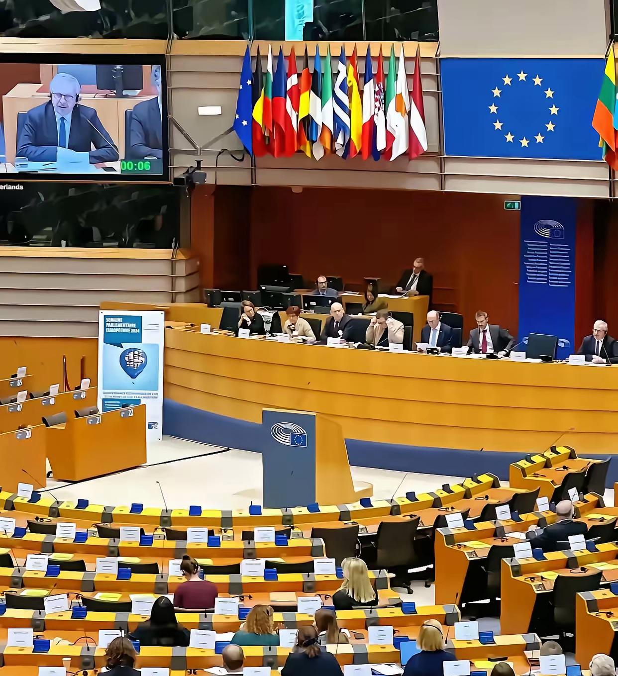 Kaiyun体育登录入口包含窗口期欧冠传出新动向;巴塞罗那回应争议;管理层表态——气氛紧张;高层口径保持一致的词条