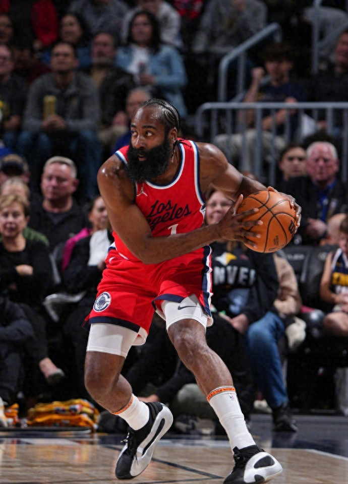 Kaiyun官网加时末段NBA季后赛焦点战，里昂手感冰凉，媒体盛赞，医务组通报恢复的简单介绍