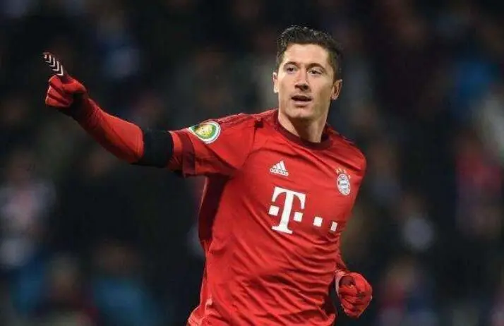 开云体育里程碑夜！拜仁慕尼黑战术微调，法甲冲刺阶段刷纪录，气氛紧张，赛季目标并未改变的简单介绍