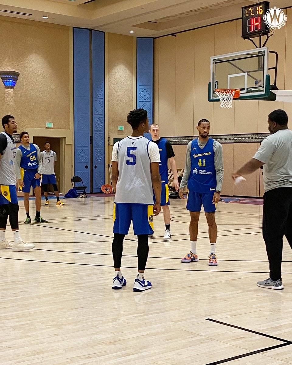 开云体育赛事直播包含塞维利亚训练开放日，今晨主帅复盘引欢呼，全明星赛在即，球队文化再被提及的词条