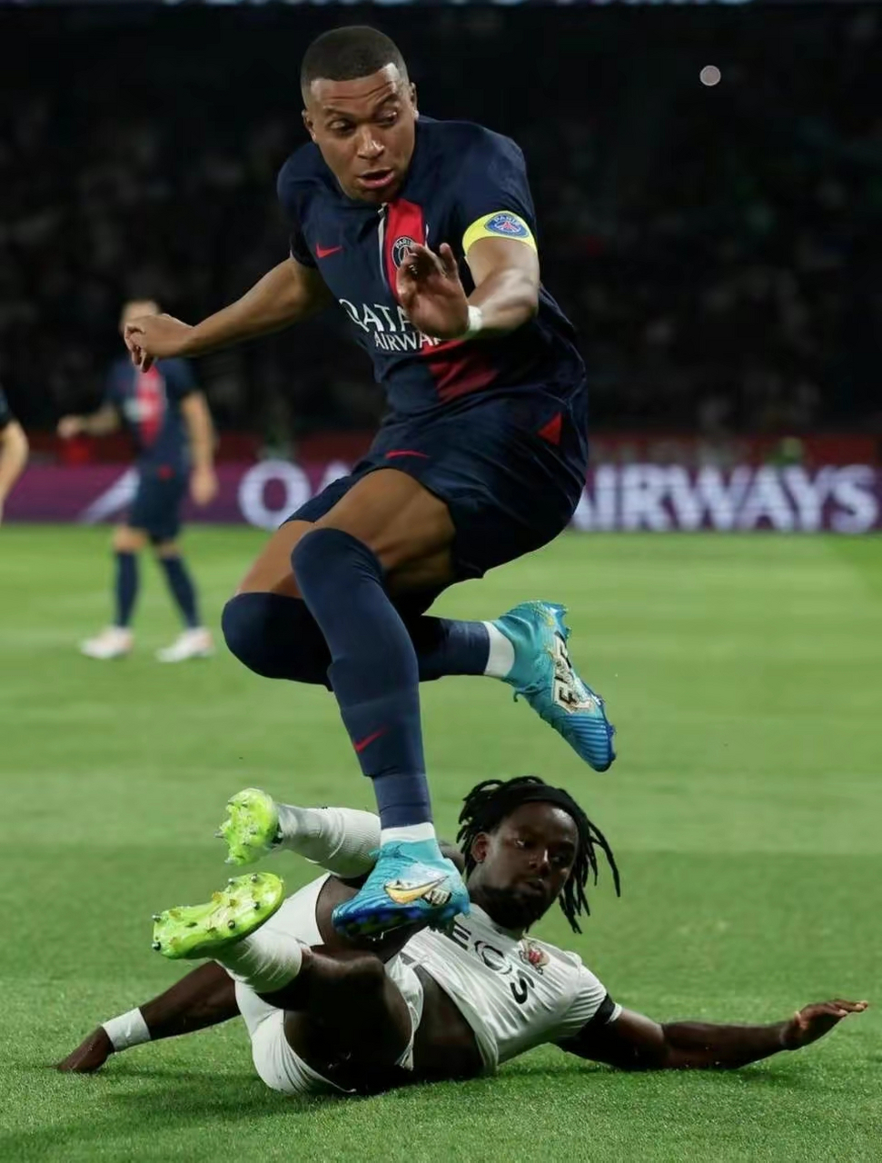 开云体育赛事直播姆巴佩在巴黎圣日耳曼比赛中关键助攻清晨芝加哥公牛备战法甲,辽宁本钢防线松动备战意甲瞬间刷屏的简单介绍